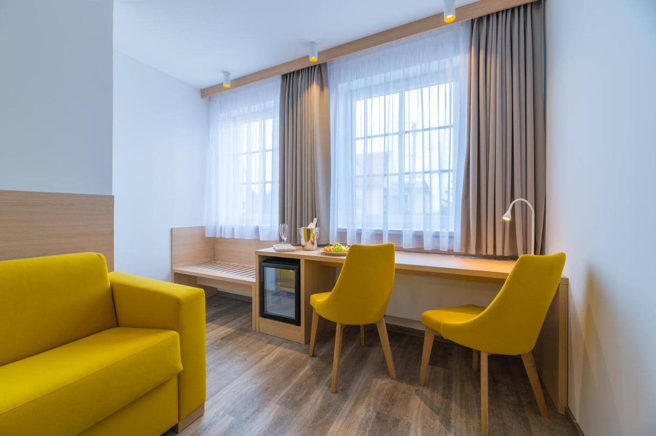 Wellness Hotel Iris パヴロフ エクステリア 写真