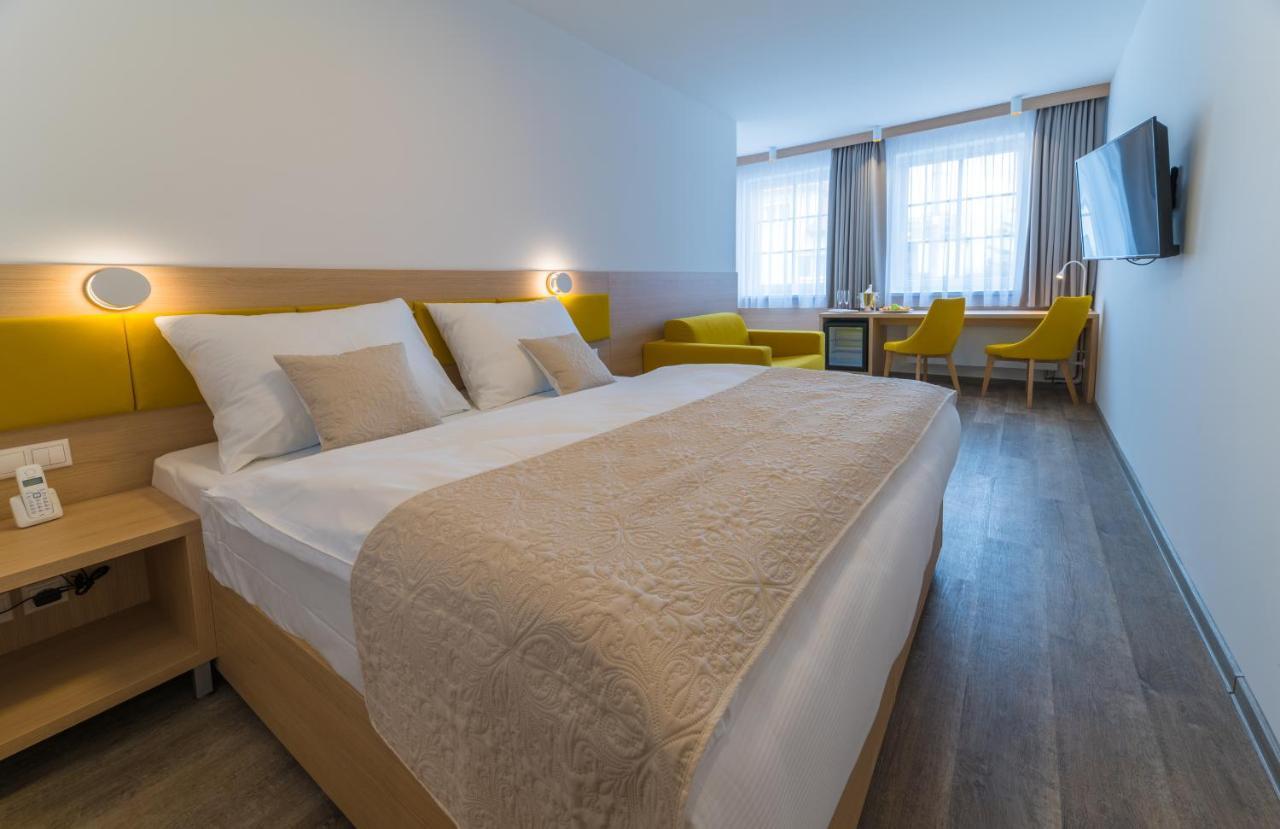 Wellness Hotel Iris パヴロフ エクステリア 写真