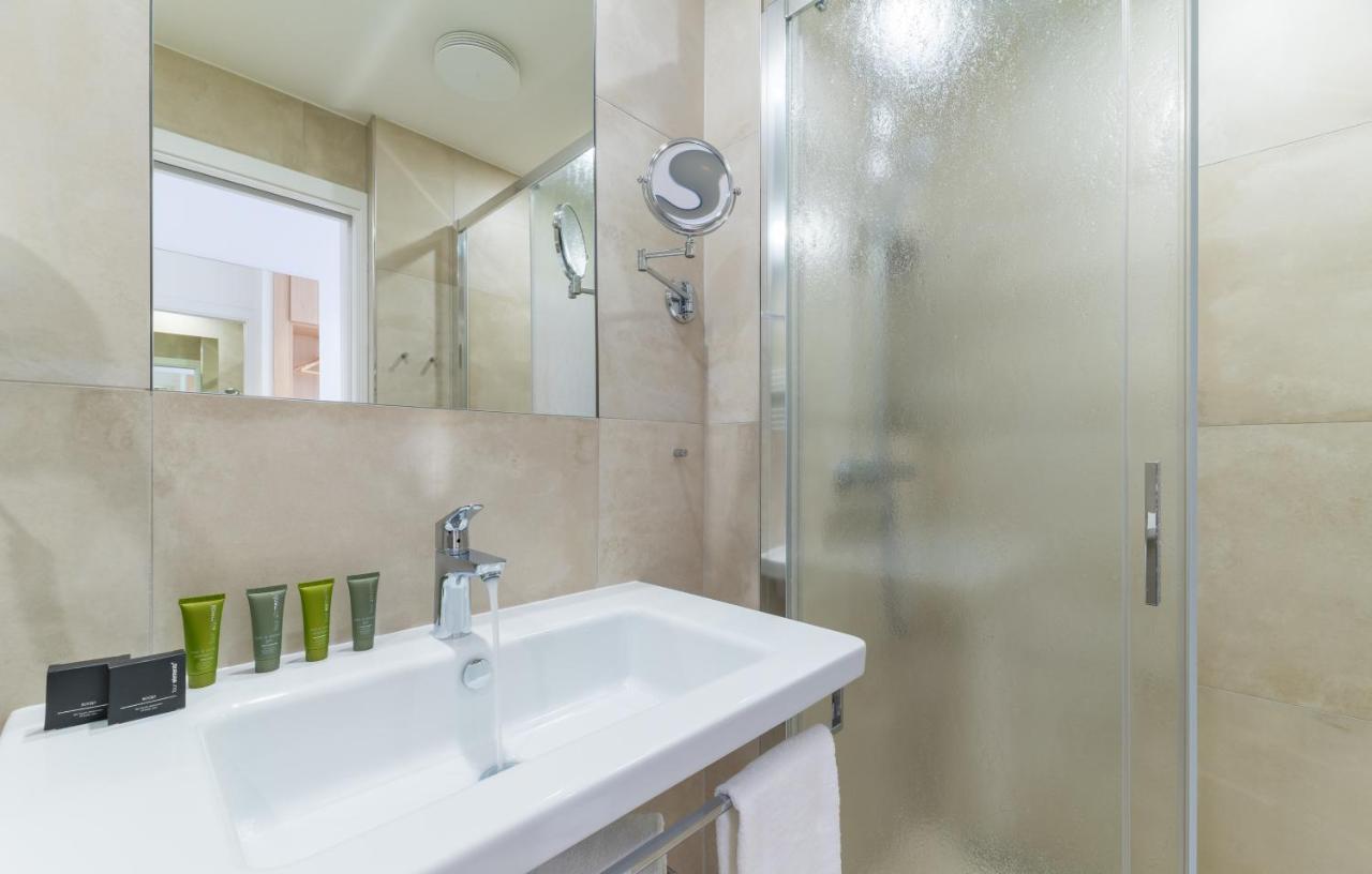 Wellness Hotel Iris パヴロフ エクステリア 写真
